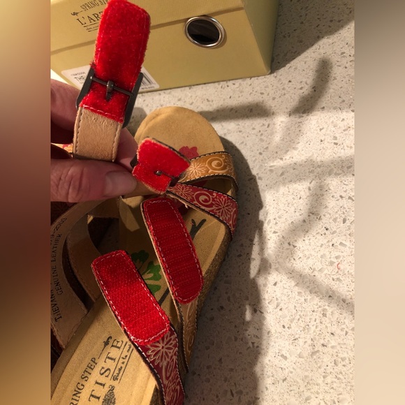 EUC L’Artiste by Spring Step Leather Wedges, Size 37 (6.5-7) - Picture 7 of 8